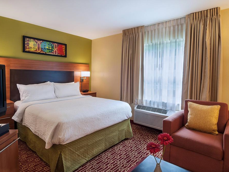 TownePlace Suites By Marriott Mobilier d&#39;hôtel économique